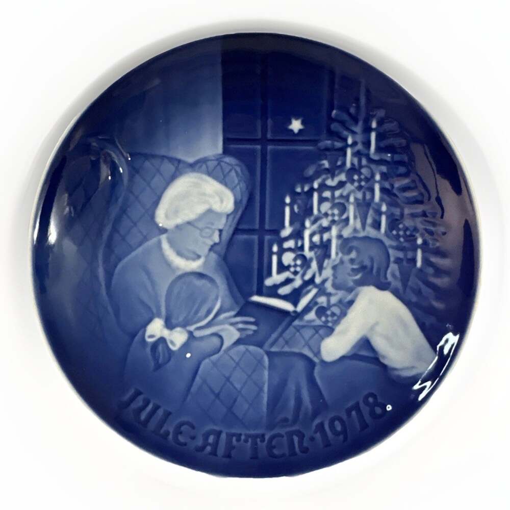 Vintage 1978 B&G Denmark - Blue Christmas Porcelain Plate Bing Grondahl